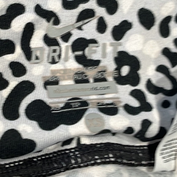 Nike Dri-fit cropped leggings - Picture 2 of 3